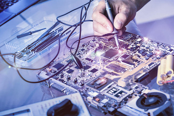 EEE students working in advanced electronics lab at WUB