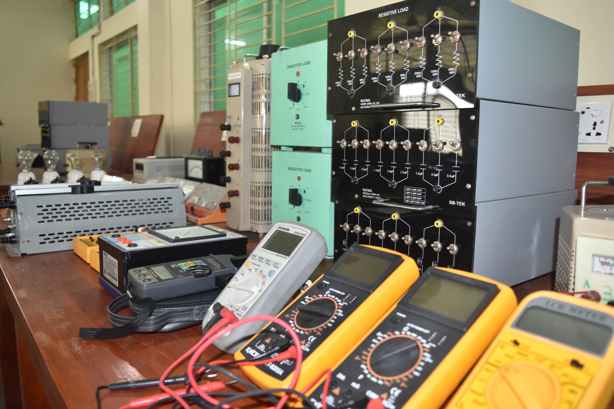 Electronics & Circuit Laboratory